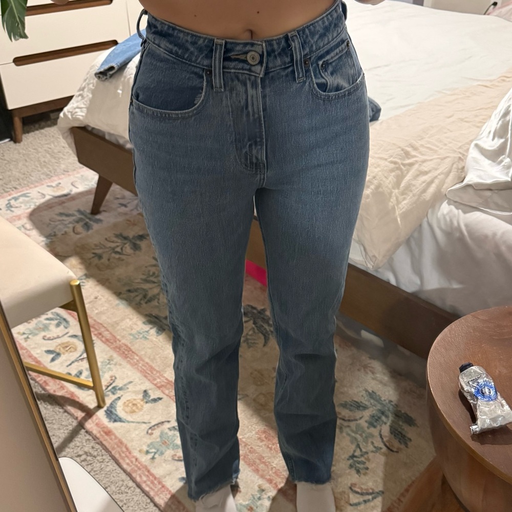 Abercrombie & Fitch Women's 90s Relaxed Jean
